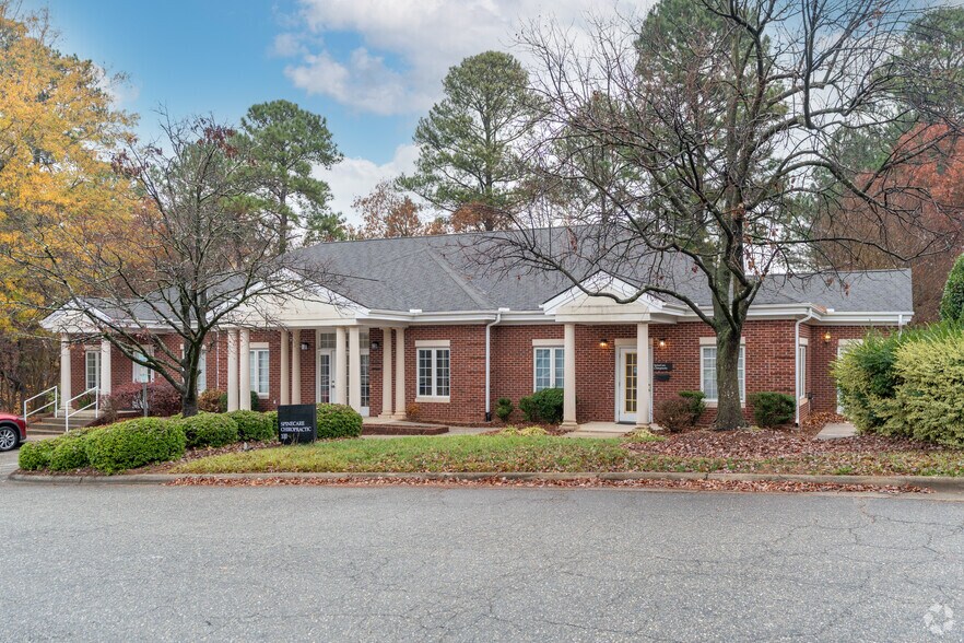 100 Preston Executive Dr, Cary, NC à vendre - Photo du bâtiment - Image 3 de 19
