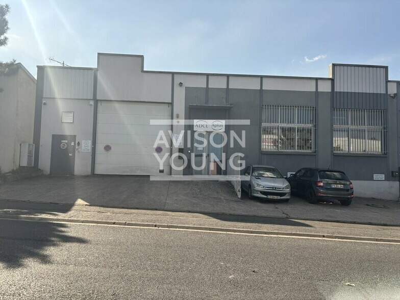 Flex dans Montreuil à louer - Photo du bâtiment - Image 2 de 7