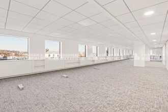 Office in Sèvres for lease Interior Photo- Image 2 of 5