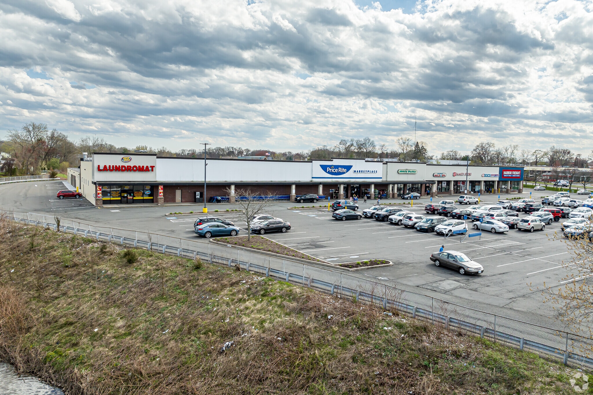 983 New Britain Ave, West Hartford, CT for lease Primary Photo- Image 1 of 7