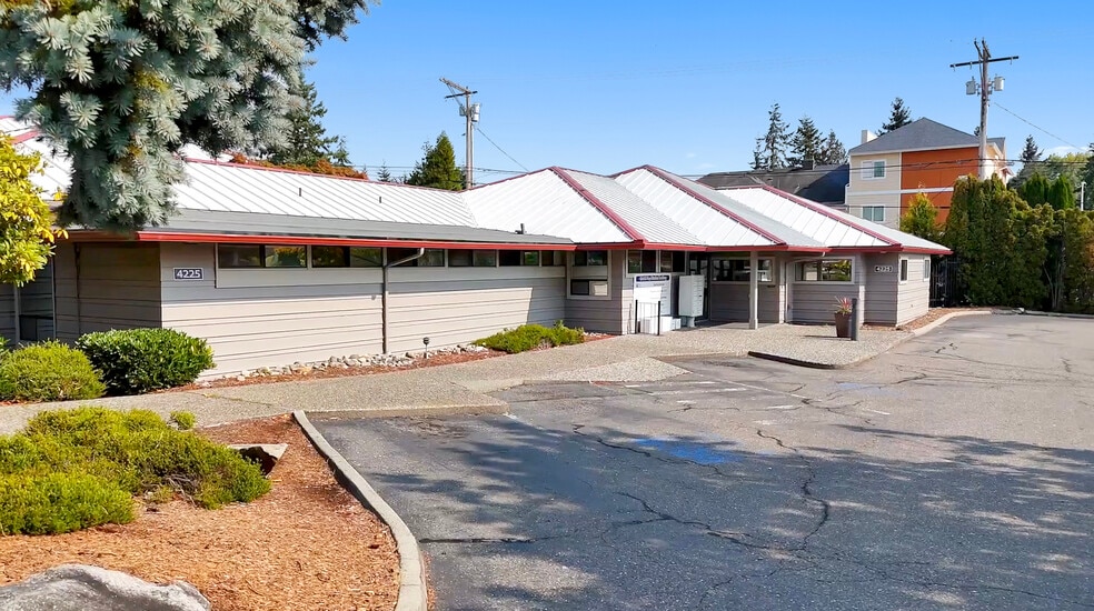 4225 Hoyt Ave, Everett, WA à vendre - Photo du bâtiment - Image 3 de 3