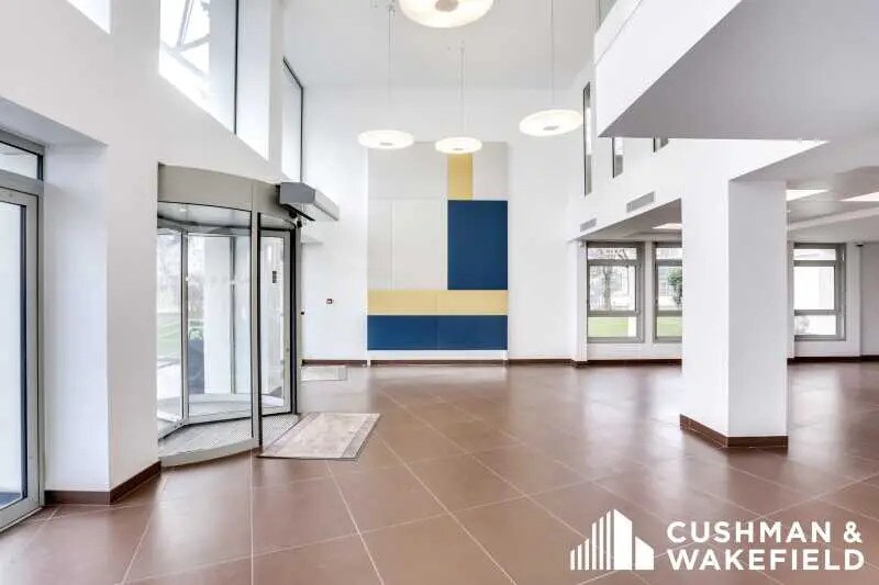 11 Avenue Morane Saulnier, Vélizy-Villacoublay à louer - Hall d’entrée - Image 3 de 12