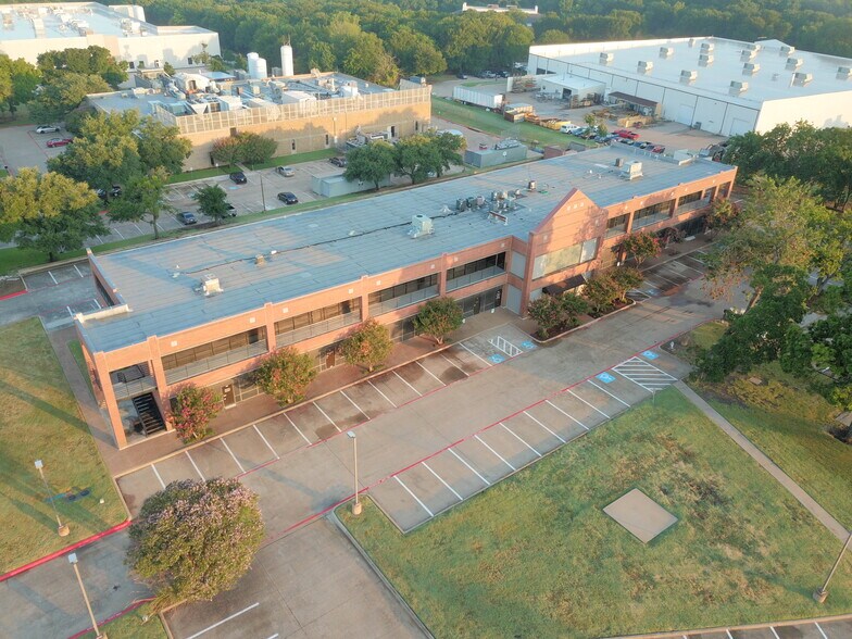 1022 S Greenville Ave, Allen, TX à louer - Photo du bâtiment - Image 1 de 19