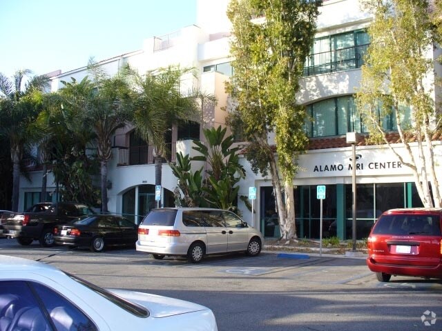 3655 Alamo St, Simi Valley, CA for lease - Building Photo - Image 2 of 10