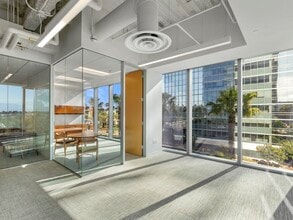 4655 Executive Dr, San Diego, CA à louer Photo intérieure- Image 2 de 6