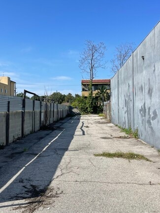More details for 7141 Baird ave, Reseda, CA - Land for Lease