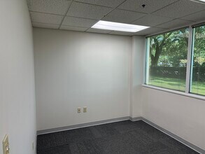 498 Palm Springs Dr, Altamonte Springs, FL for lease Interior Photo- Image 1 of 2