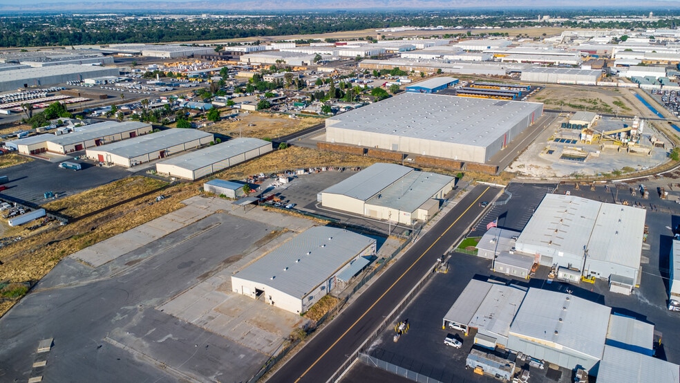 2936 Farrar Ave, Modesto, CA for sale - Building Photo - Image 2 of 19
