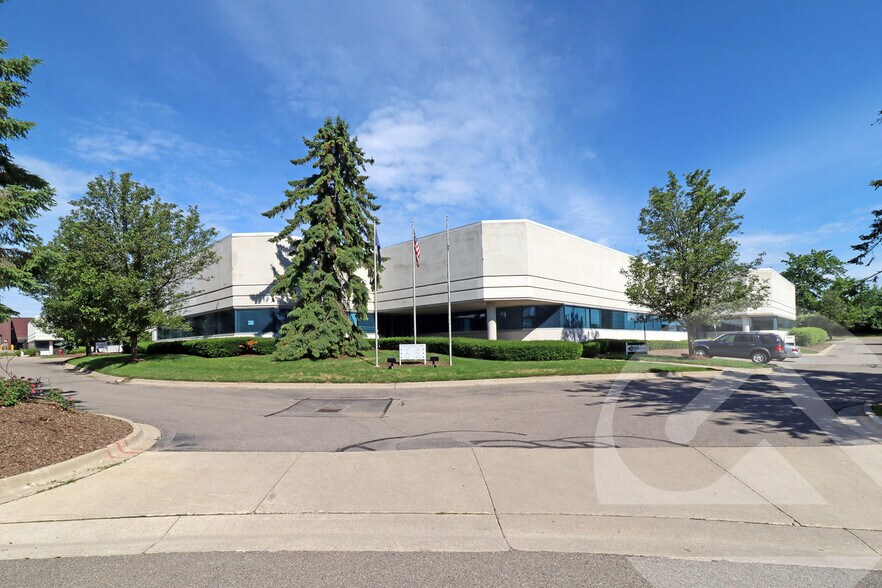 37676-37696 Enterprise Ct, Farmington Hills, MI à louer - Photo du bâtiment - Image 2 de 7