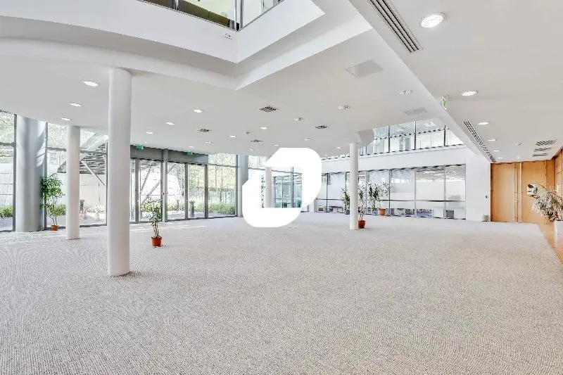 Office in Roissy-en-France for lease - Interior Photo - Image 3 of 20