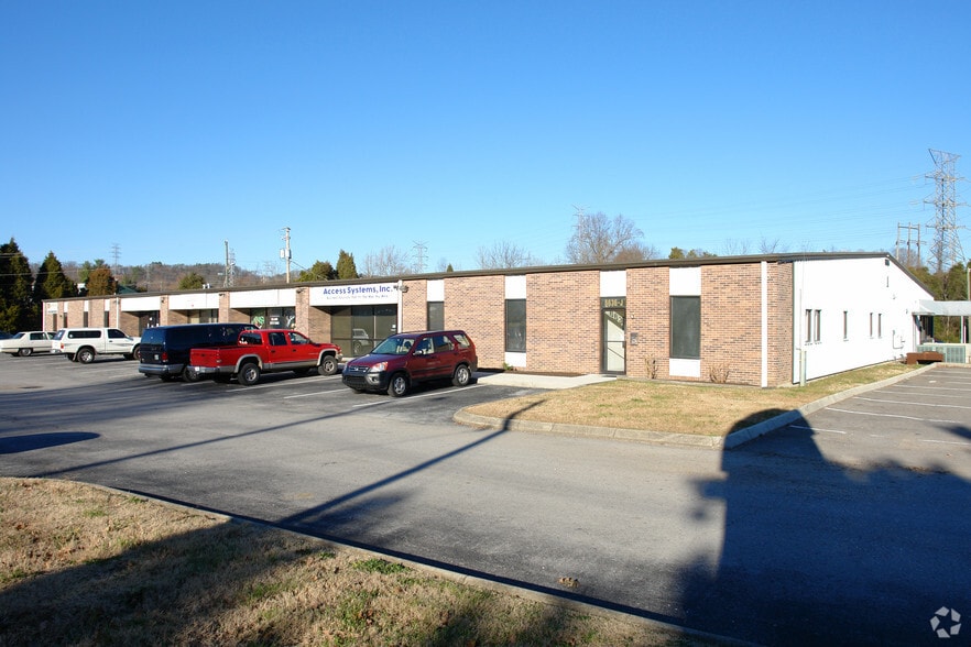 6636 Central Ave Pike, Knoxville, TN for lease - Building Photo - Image 2 of 7