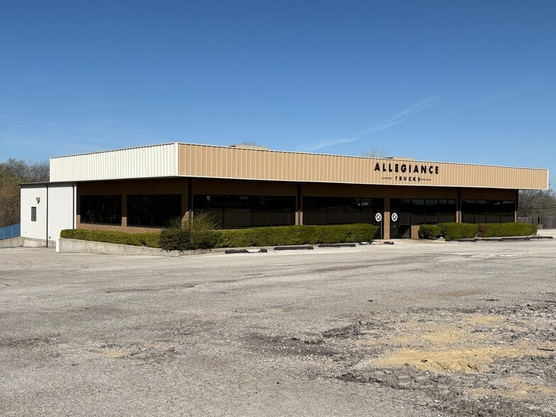556 Memorial E Dr, Tulsa, OK for lease - Primary Photo - Image 1 of 1