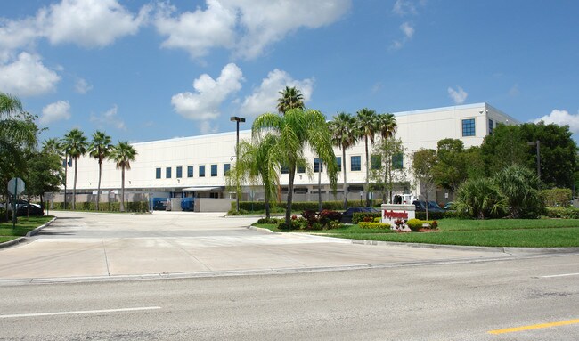 Plus de détails pour 251 International Pky, Sunrise, FL - Industriel à louer
