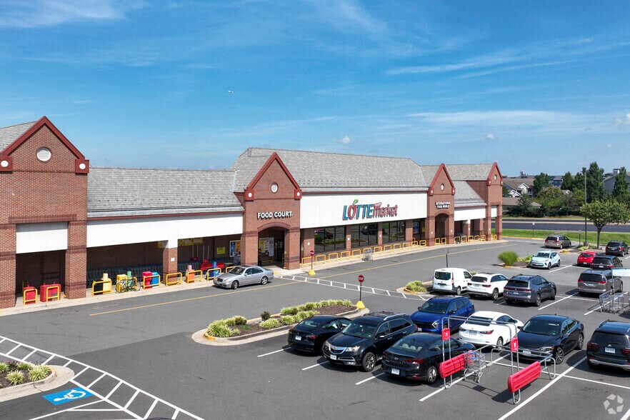 5930-6049 Centreville Crest Ln, Centreville, VA à louer - Photo du bâtiment - Image 2 de 5