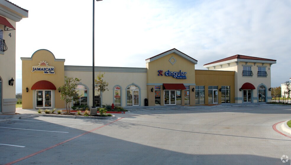 696 Tx-71 Hwy, Bastrop, TX à louer - Photo du bâtiment - Image 2 de 2