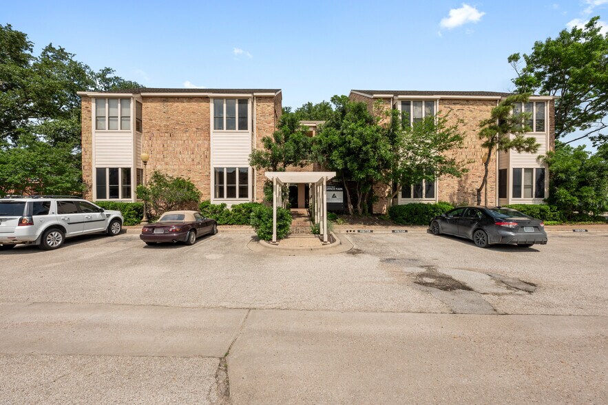 3624 North Hills Dr, Austin, TX à vendre - Photo du bâtiment - Image 1 de 29