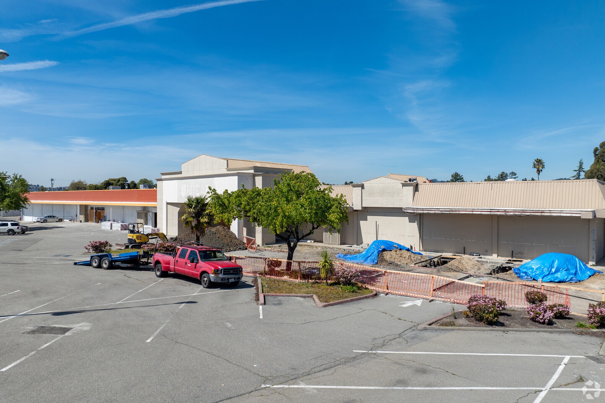 3846-3848 Castro Valley Blvd, Castro Valley, CA à louer Photo du bâtiment- Image 1 de 8