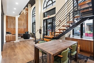 1425 Locust St, Philadelphia, PA for lease Interior Photo- Image 2 of 13