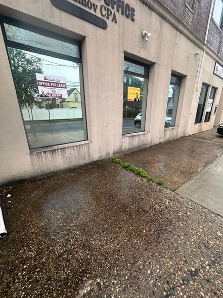 11 Prospect Ave, Hewlett, NY for lease - Building Photo - Image 3 of 5