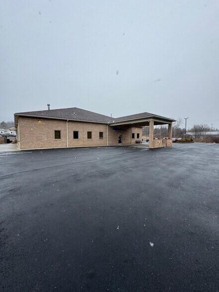 1080 New Creek Hwy, Keyser, WV à vendre - Photo du bâtiment - Image 1 de 11