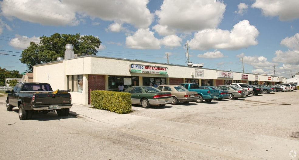 2101-2109 N Dixie Hwy, Lake Worth, FL for lease - Primary Photo - Image 1 of 1
