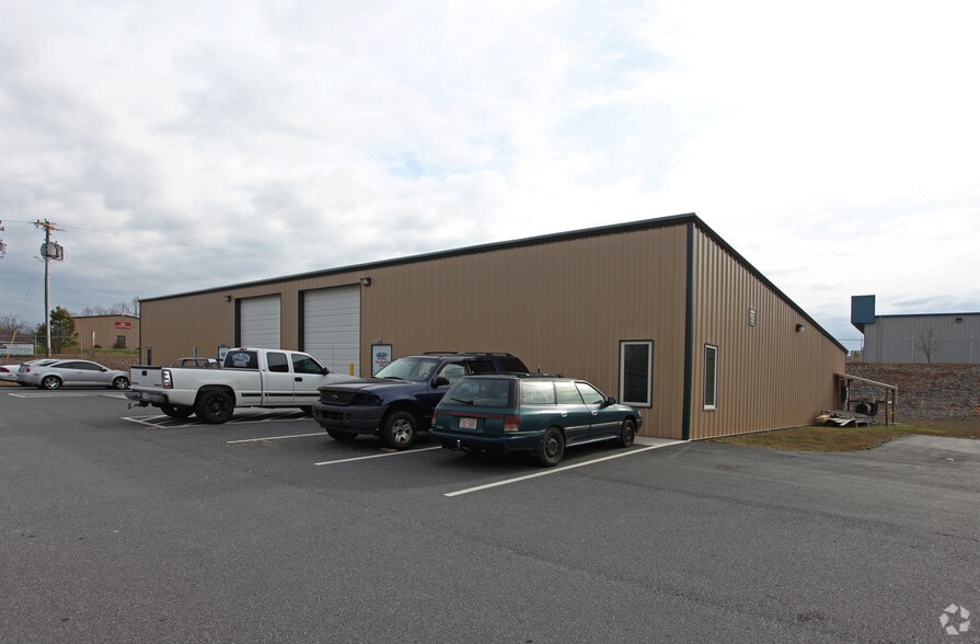 6291 Denver Industrial Park Rd, Denver, NC for lease - Building Photo - Image 1 of 1