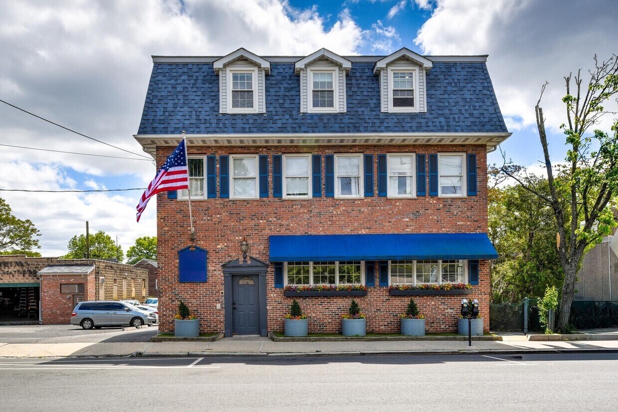 410 Franklin Ave, Nutley, NJ à louer Photo principale- Image 1 de 13