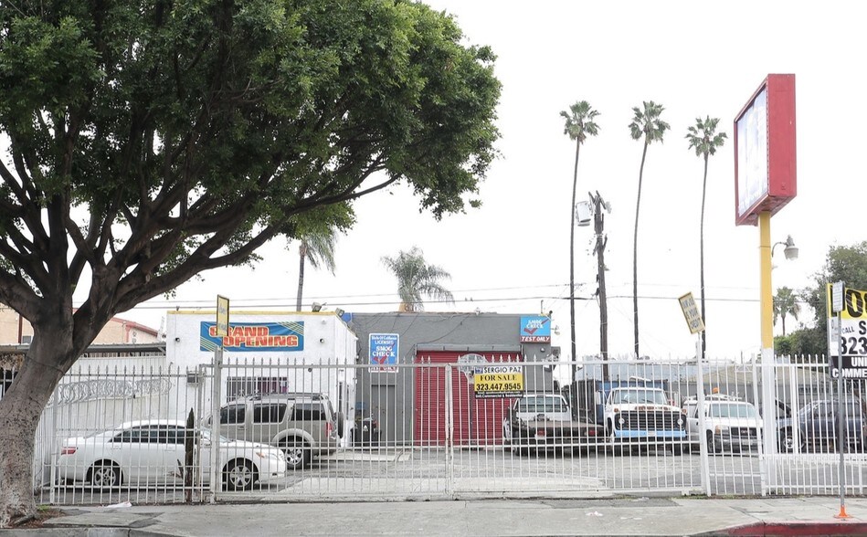 2160-2172 W Florence Ave, Los Angeles, CA à vendre - Photo du bâtiment - Image 2 de 12