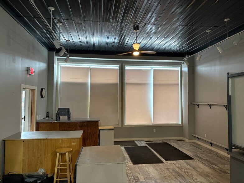 2301 W Superior St, Duluth, MN à vendre - Photo du bâtiment - Image 2 de 17