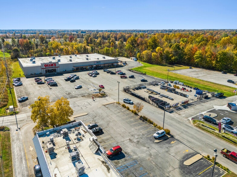 2135-2145 E State Highway 54, Linton, IN à vendre - Photo du bâtiment - Image 2 de 5