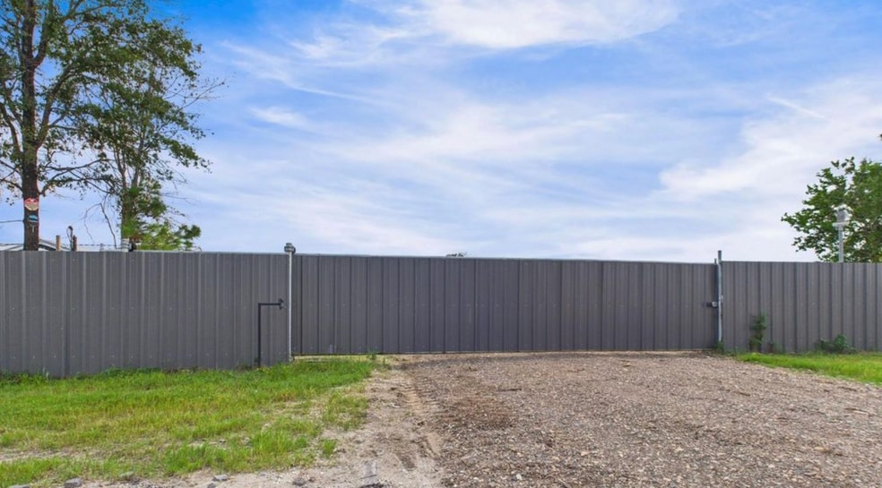 12418 N Lake Houston Pkwy, Houston, TX for lease - Building Photo - Image 3 of 10