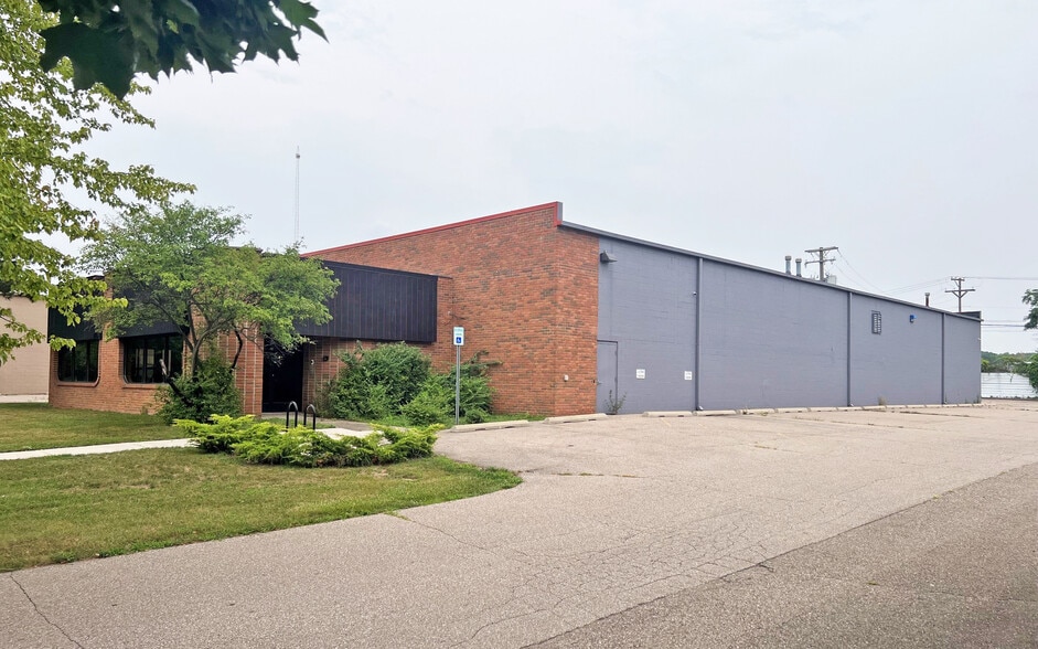 21380 Bridge St, Southfield, MI à vendre - Photo du bâtiment - Image 2 de 3