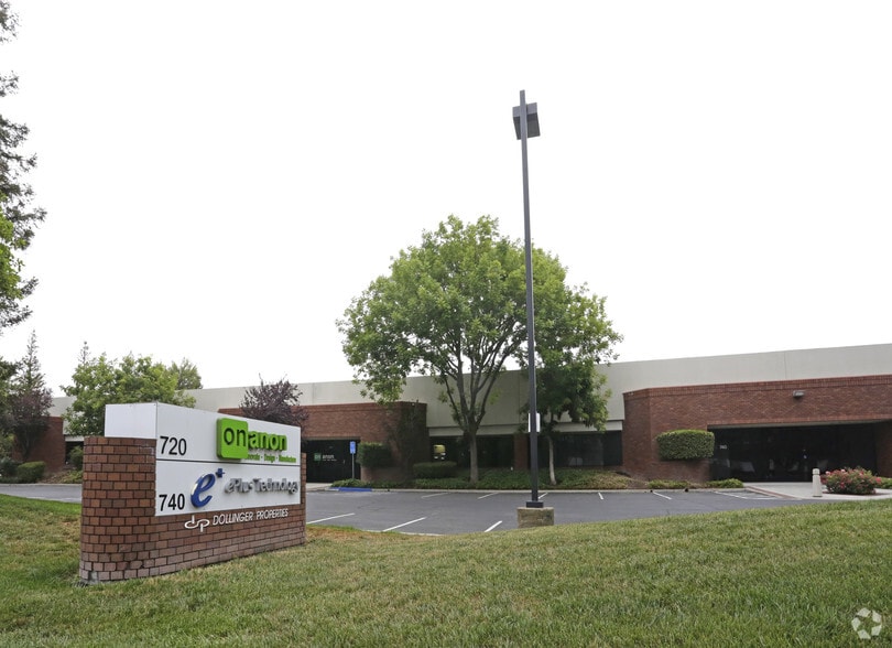 720-740 S Milpitas Blvd, Milpitas, CA for lease - Building Photo - Image 3 of 7