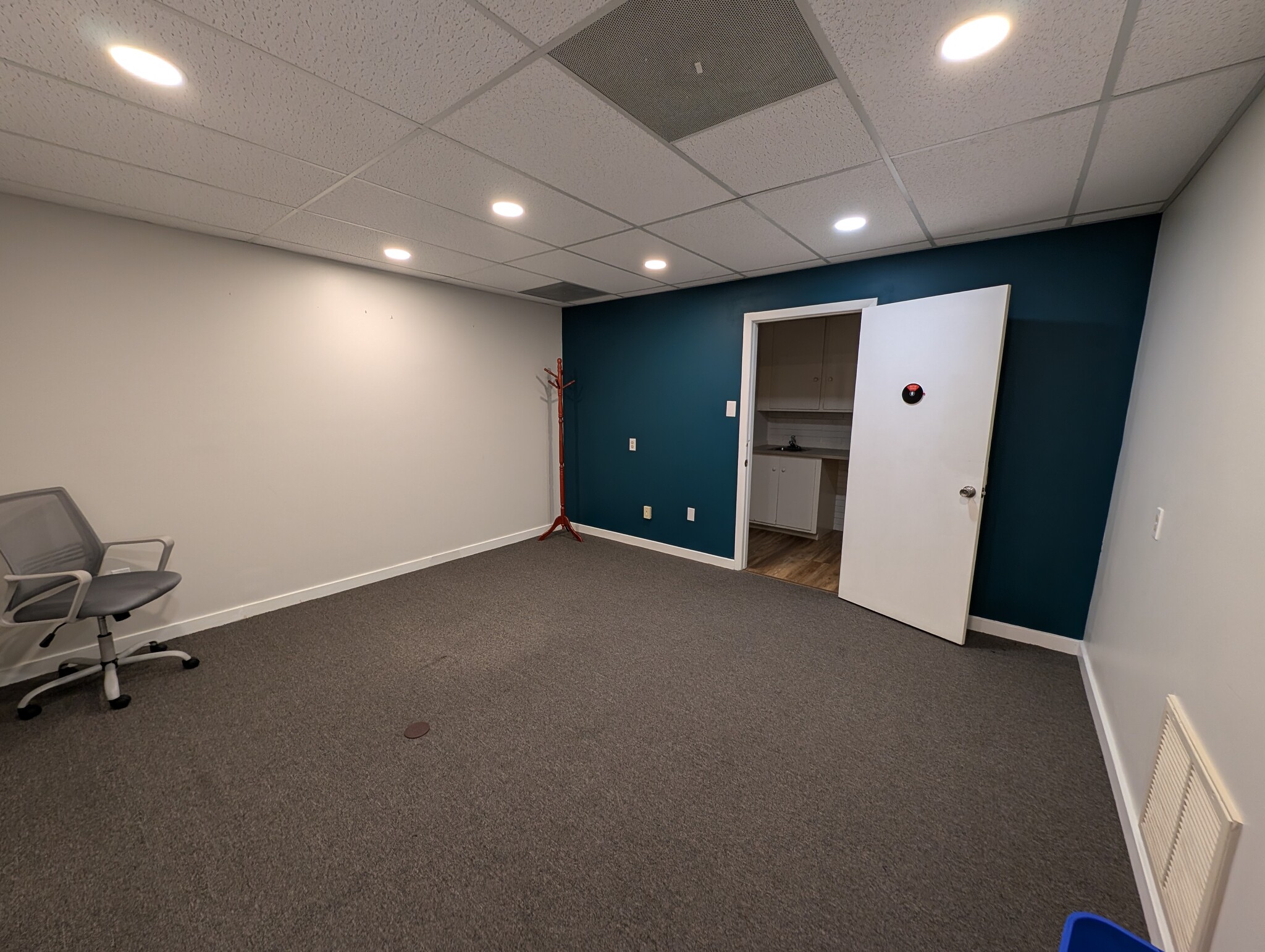 1800 E High St, Pottstown, PA for lease Interior Photo- Image 1 of 4