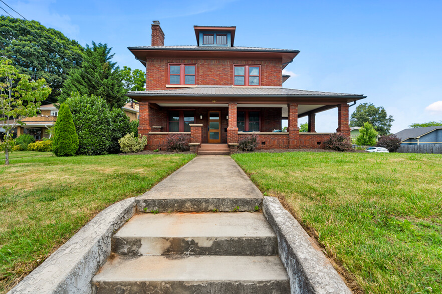 867 Haywood Rd, Asheville, NC for sale - Building Photo - Image 1 of 1