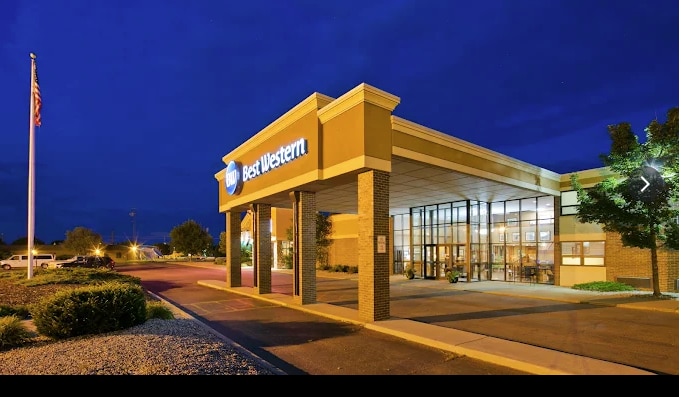 1607 E Highway 50, Yankton, SD for sale - Building Photo - Image 1 of 18