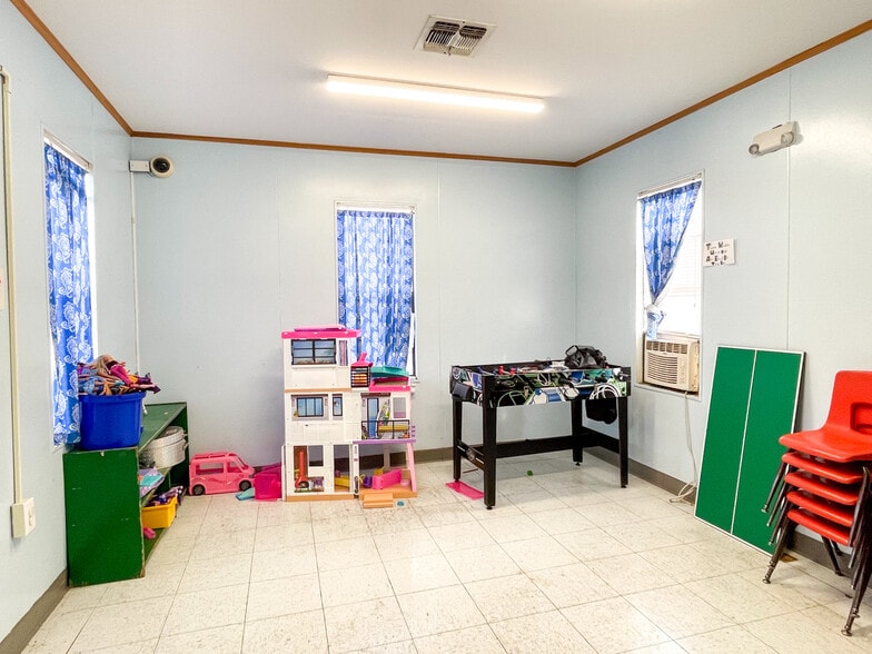 40109 Abby James Rd, Prairieville, LA for sale - Interior Photo - Image 3 of 11