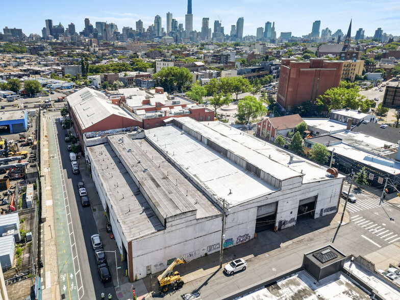 170-186 Van Brunt St, Brooklyn, NY for lease - Aerial - Image 2 of 11