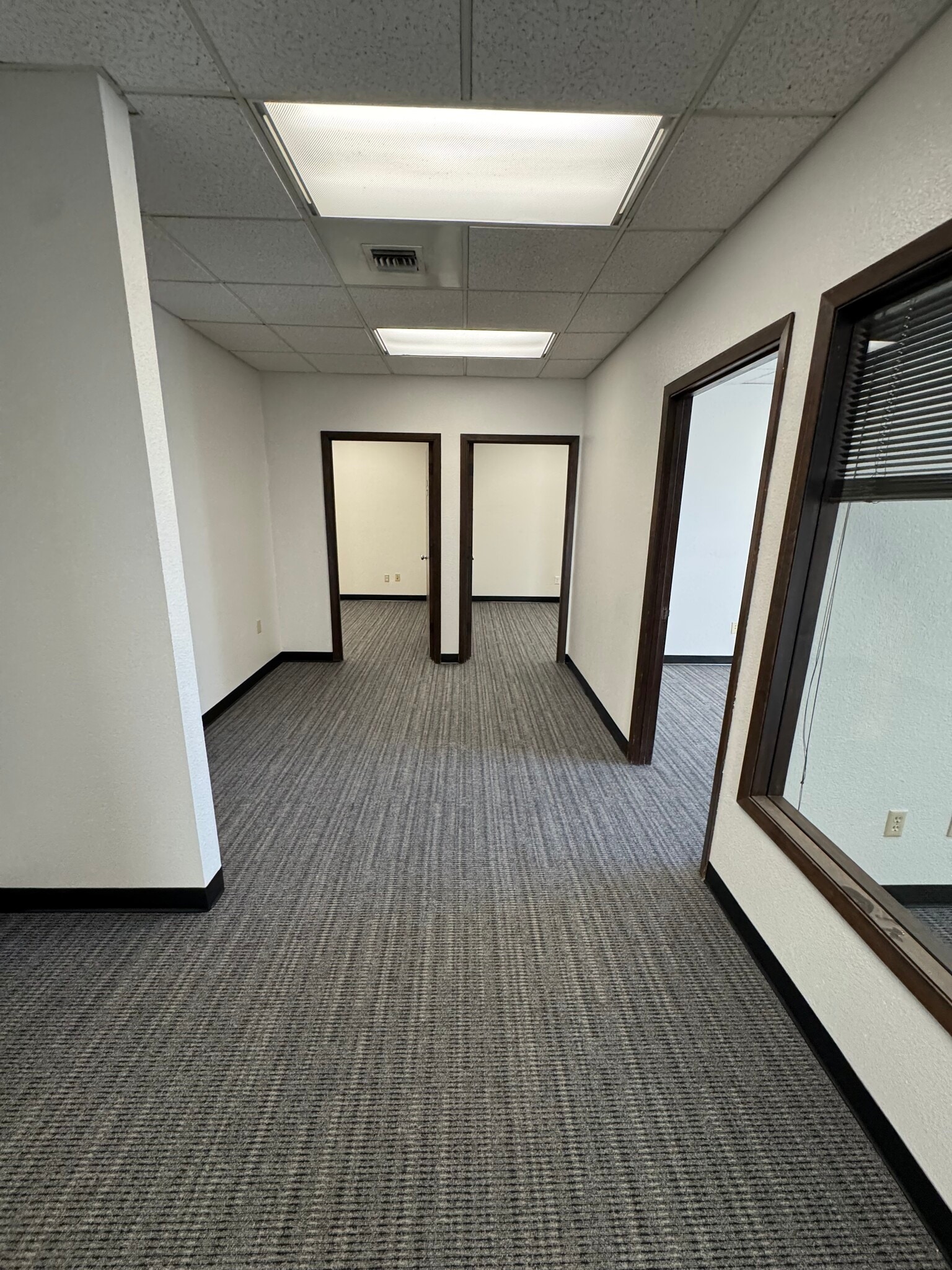 1933-1955 Jadwin Ave, Richland, WA à louer Photo intérieure- Image 1 de 14