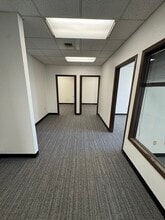 1933-1955 Jadwin Ave, Richland, WA à louer Photo intérieure- Image 1 de 14