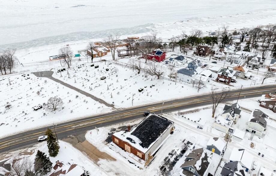 1719 Lakeshore Dr, Saint Joseph, MI à vendre - Photo du bâtiment - Image 3 de 8