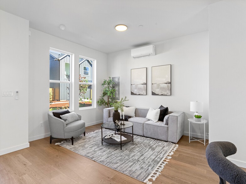 3246 115th Ave, Portland, OR for sale - Building Photo - Image 2 of 16