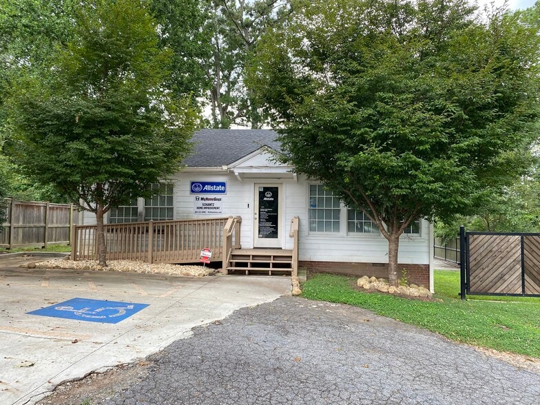 4014 Clairmont Rd, Atlanta, GA à louer - Photo principale - Image 1 de 16