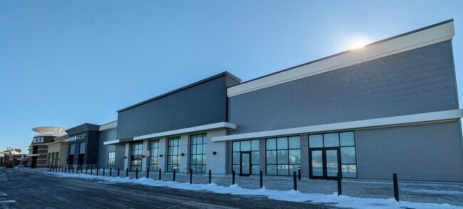 More details for 662-868 E Big Beaver Rd, Troy, MI - Retail for Lease