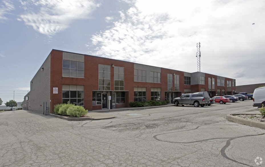 7015 Tranmere Dr, Mississauga, ON for lease - Building Photo - Image 3 of 7