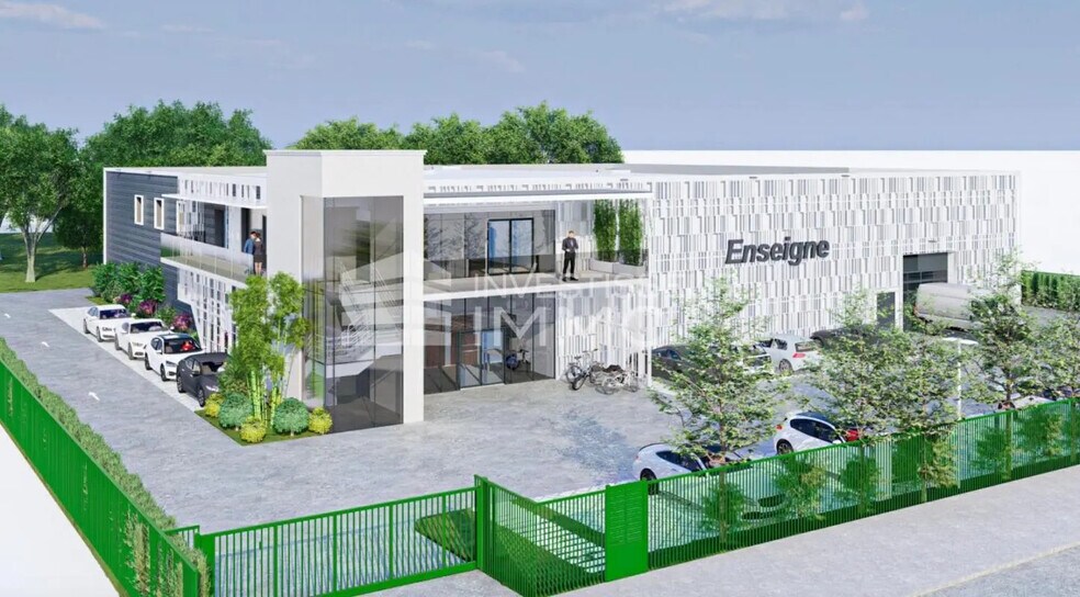 Flex dans Villeneuve-sous-Dammartin à louer - Photo du bâtiment - Image 2 de 4