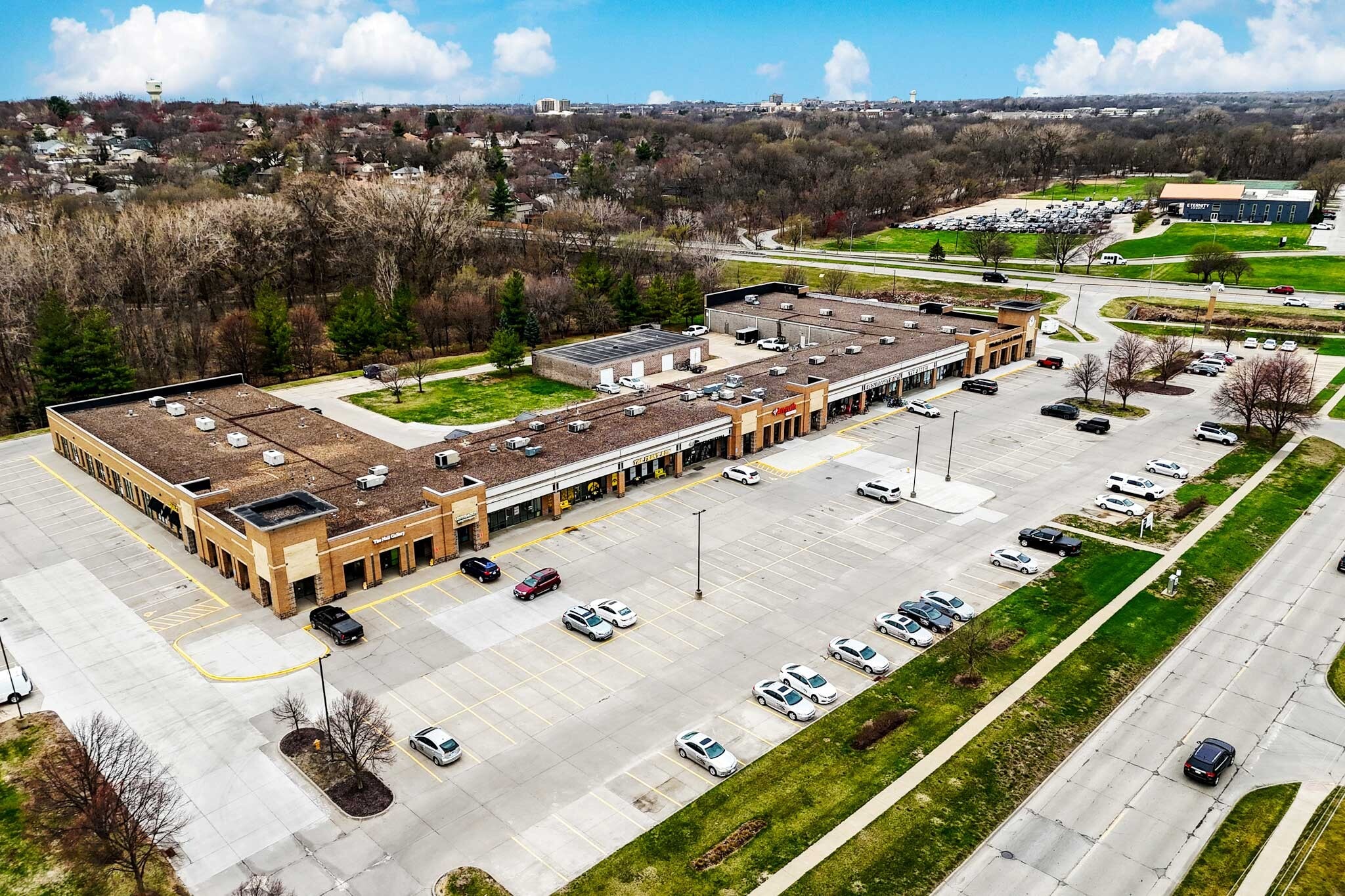 9932 Swanson Blvd, Clive, IA for lease Primary Photo- Image 1 of 9