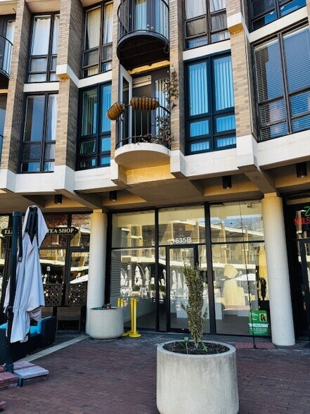 1635 Washington Plz, Reston, VA à louer - Photo du bâtiment - Image 2 de 28