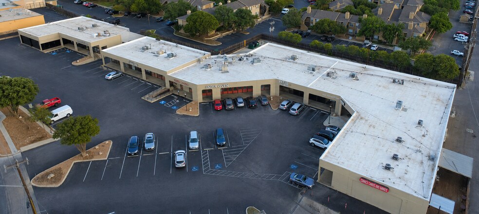 1031 Patricia, San Antonio, TX à louer - Photo du bâtiment - Image 2 de 4