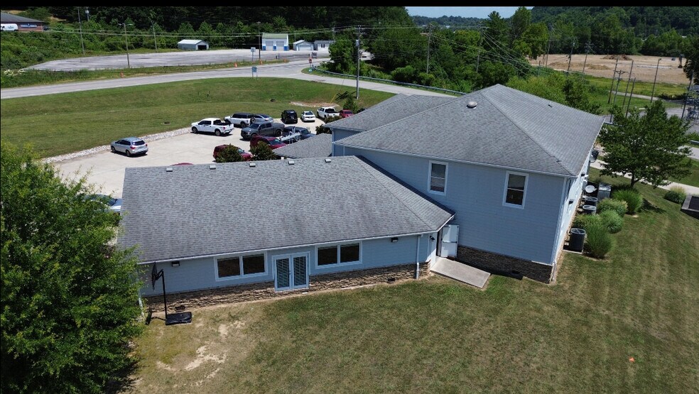 383 Corbin Center Dr, Corbin, KY à louer - Photo du bâtiment - Image 3 de 17